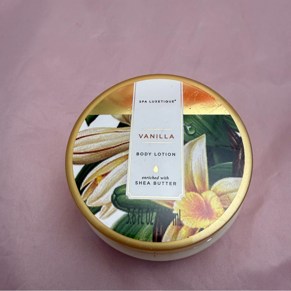 ✨ Spa Luxetique Vanilla Bath & Body Gift Set ✨ Lotion • Hand Cream • Bath Salt - Picture 2 of 10